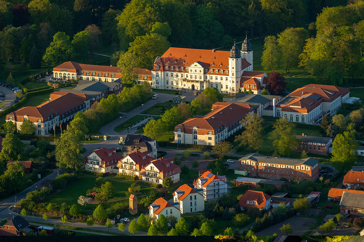 Luftbild Schloss Flessensee